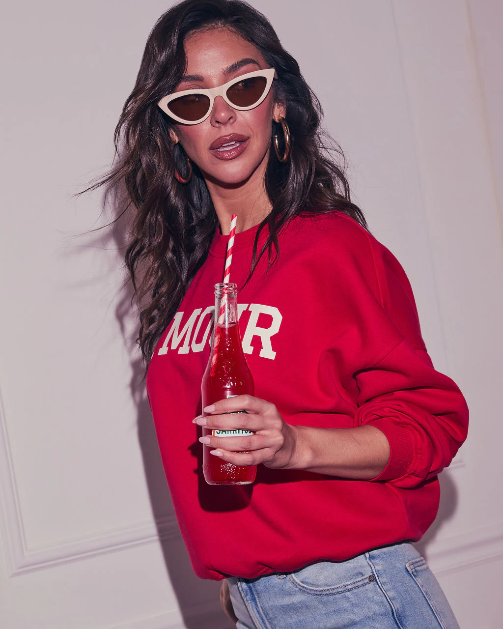15496-sweet-amour-graphic-sweatshirt-1.webp
