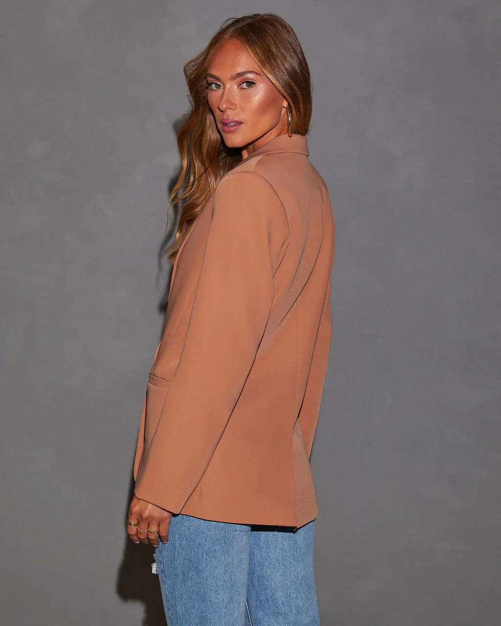1761-standards-pocketed-blazer-1.webp