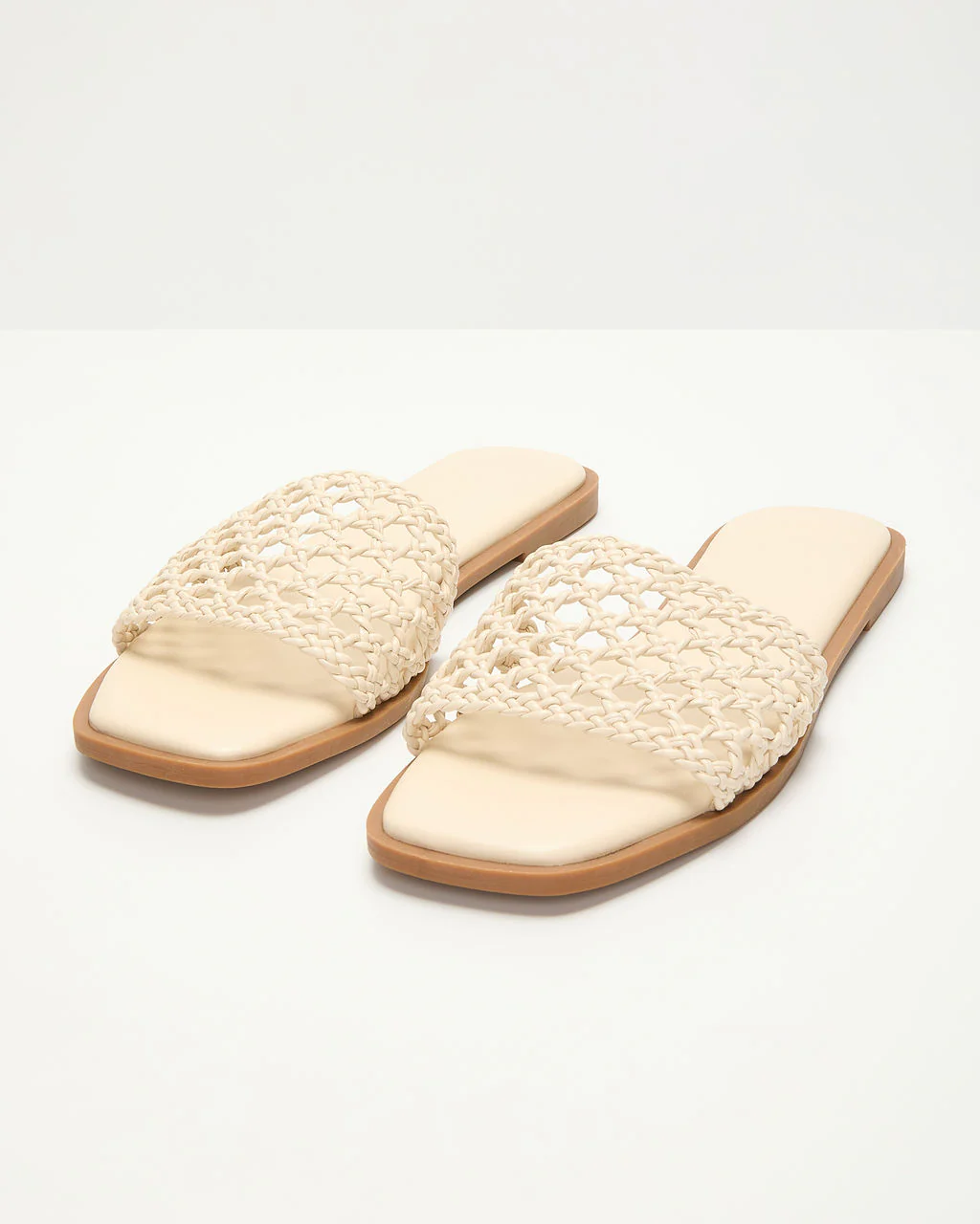 21486-warren-crochet-flat-sandals-1.webp