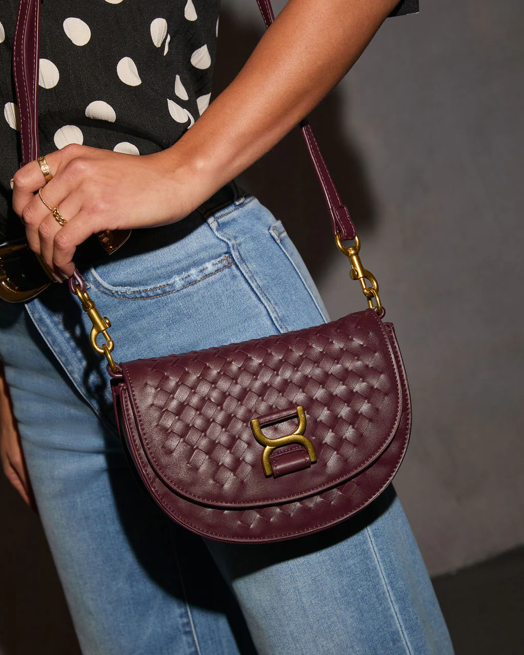 215-annalyn-woven-crossbody-bag-1.jpg