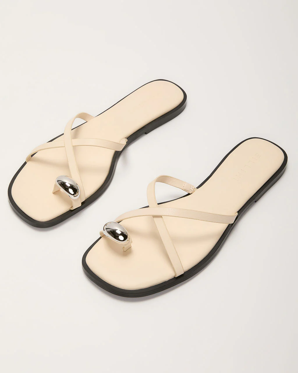 21554-poppie-toe-ring-sandals-1.webp