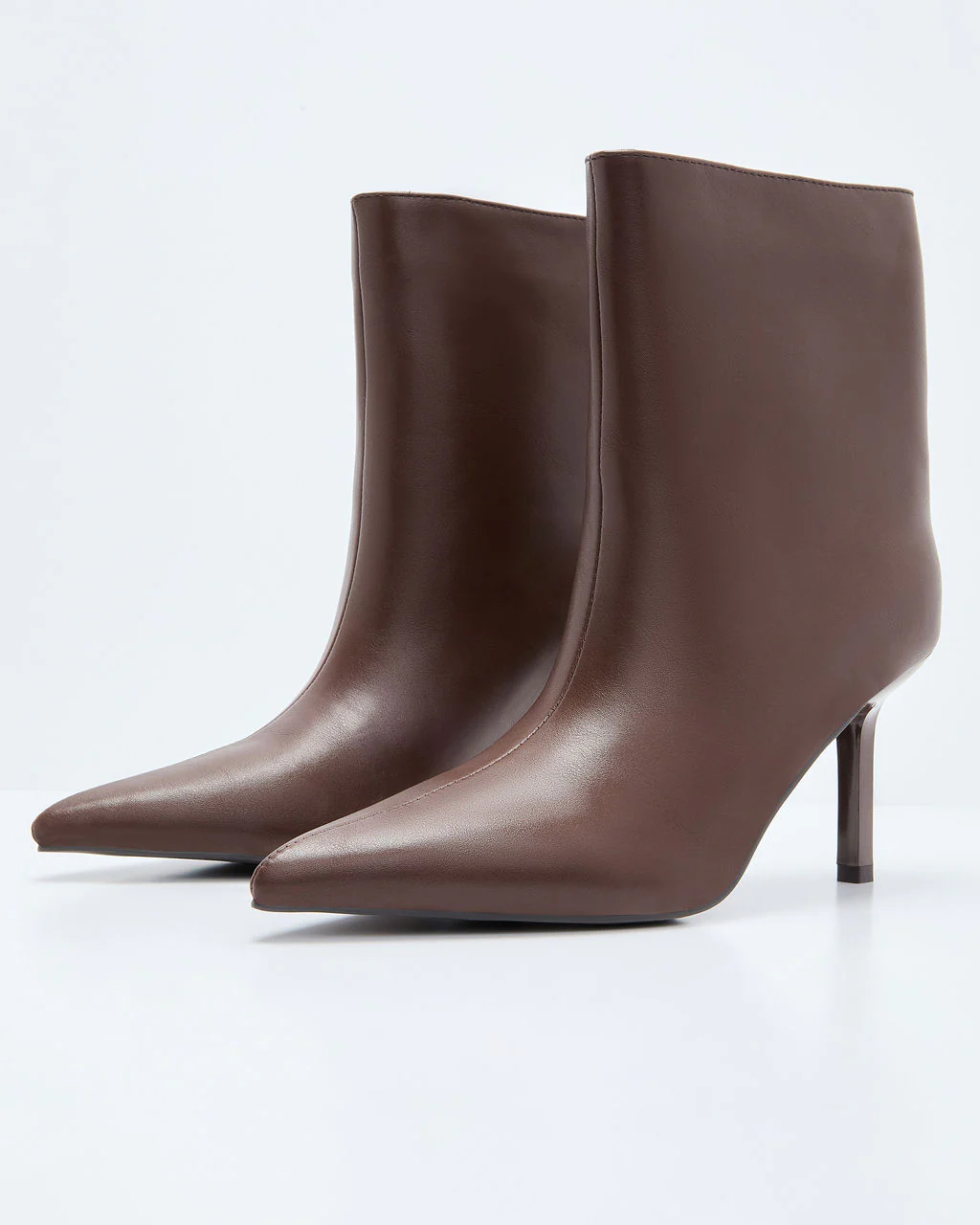 21718-oakridge-leather-booties-1.webp