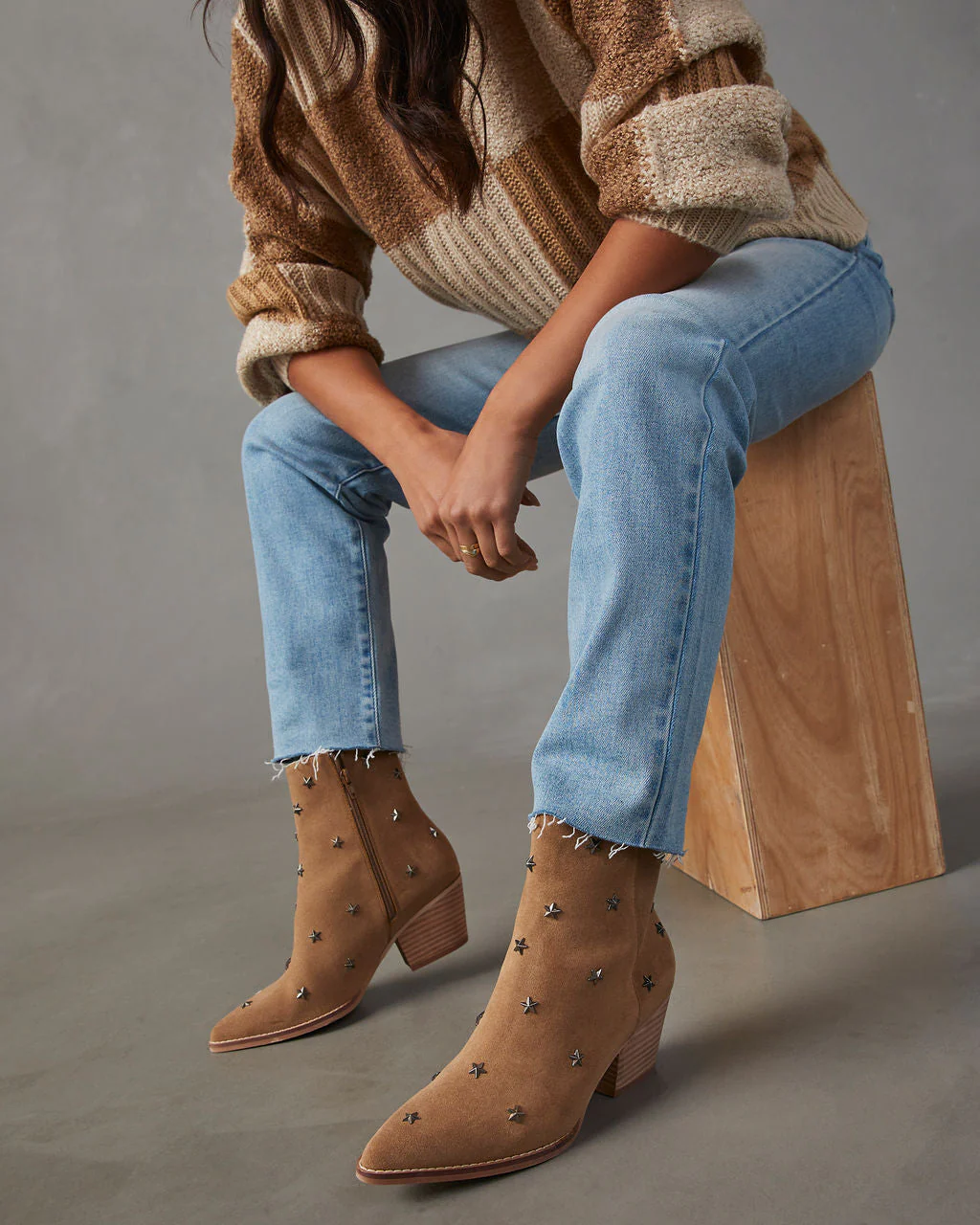 22370-audrie-star-studded-western-booties-1.webp