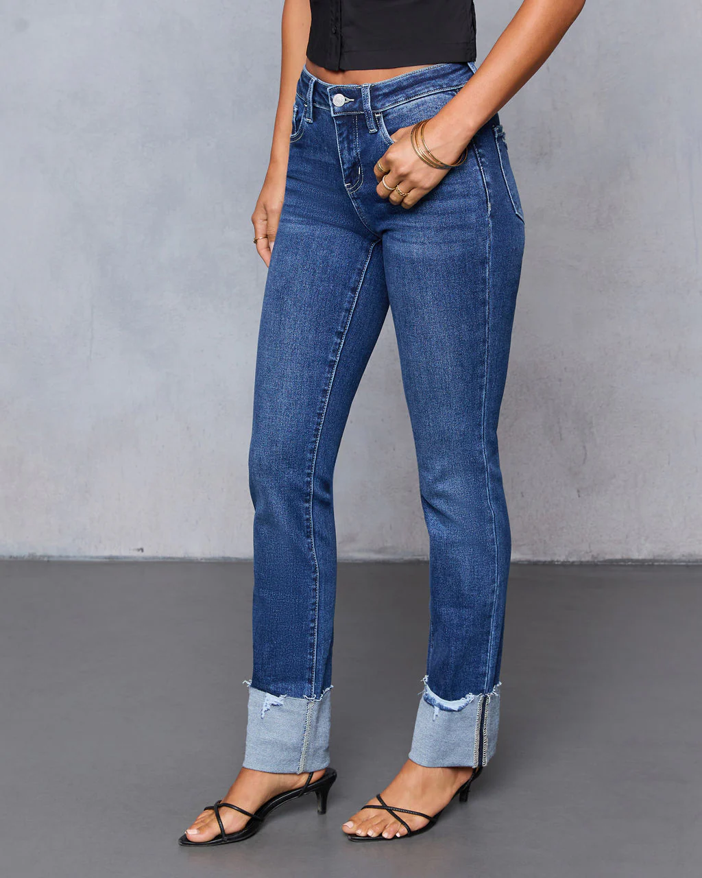 23174-aldah-super-stretch-cuffed-mid-rise-jeans-1.webp