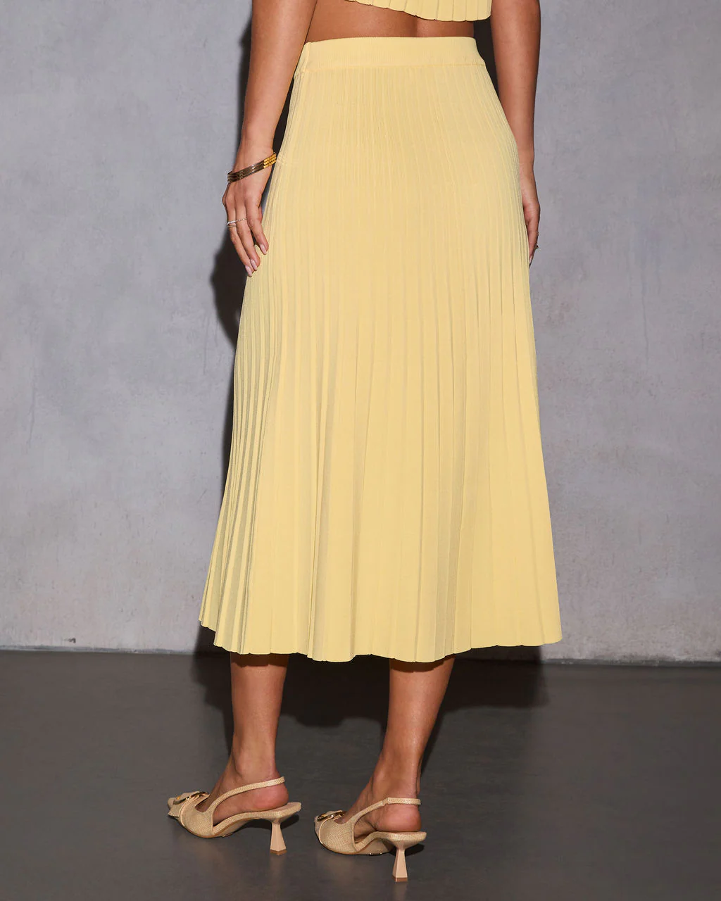 24002-hearts-desire-pleated-midi-skirt-1.webp