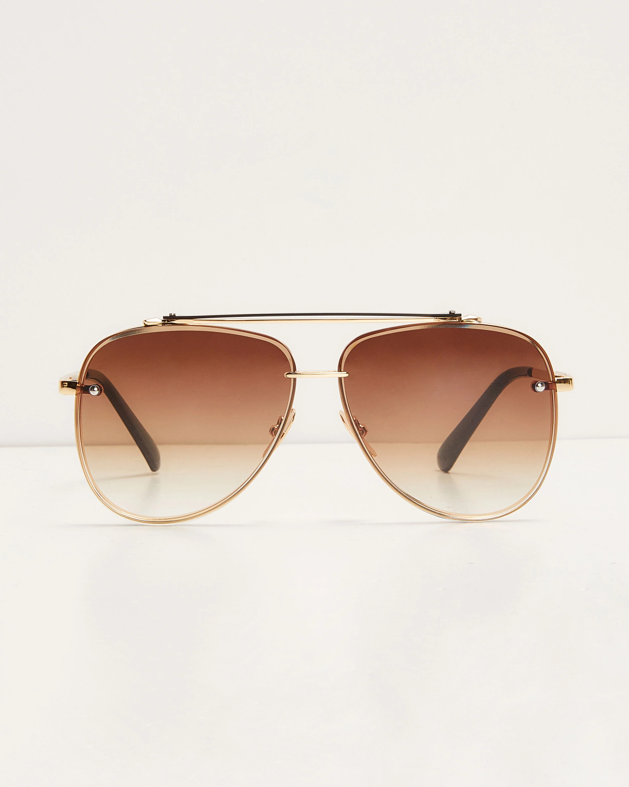 249-berlin-ombre-oversized-aviator-sunglasses-1.webp