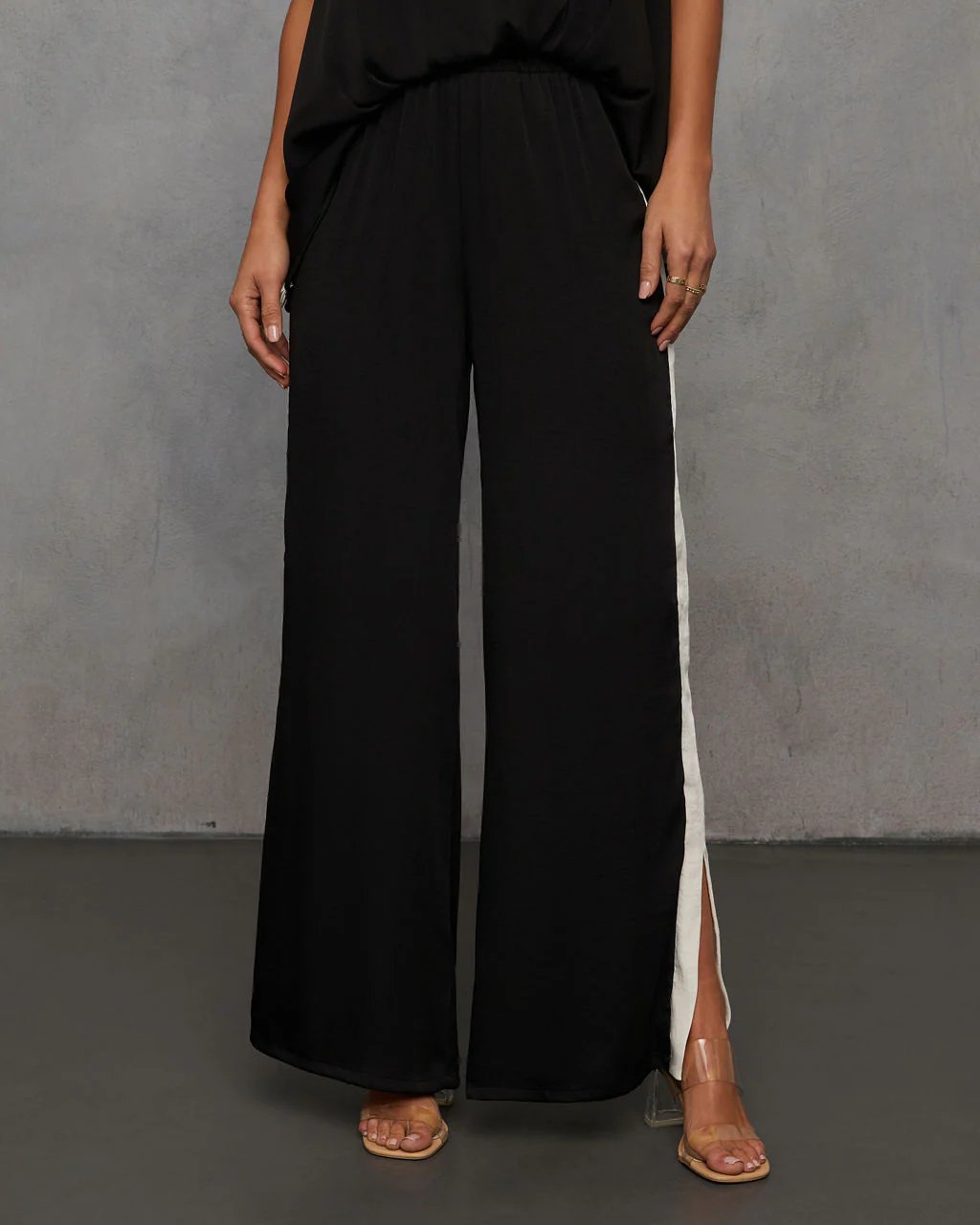 25302-lainey-contrast-trim-pants-1.webp