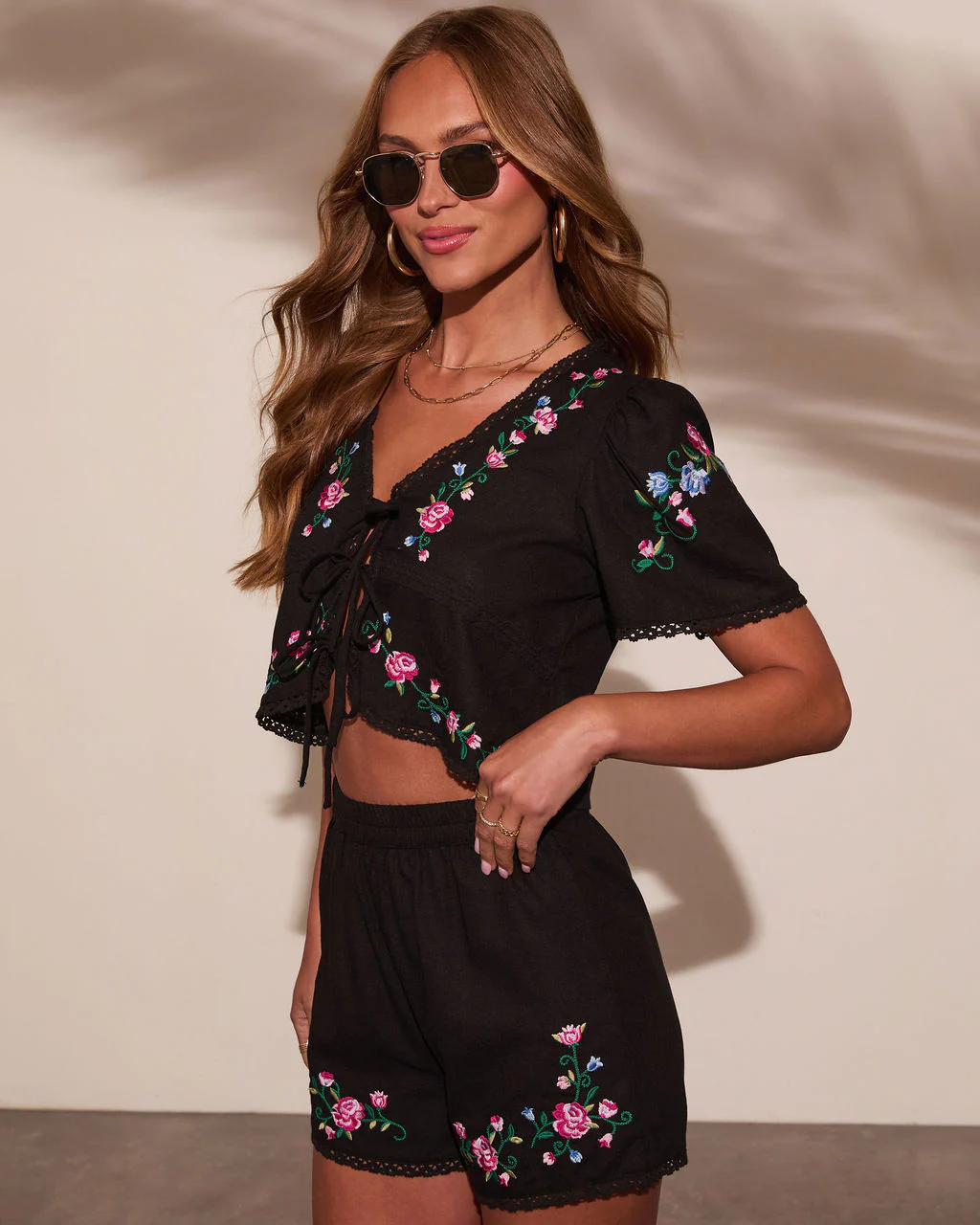 2535-weekend-whim-floral-flyaway-crop-top-1.webp