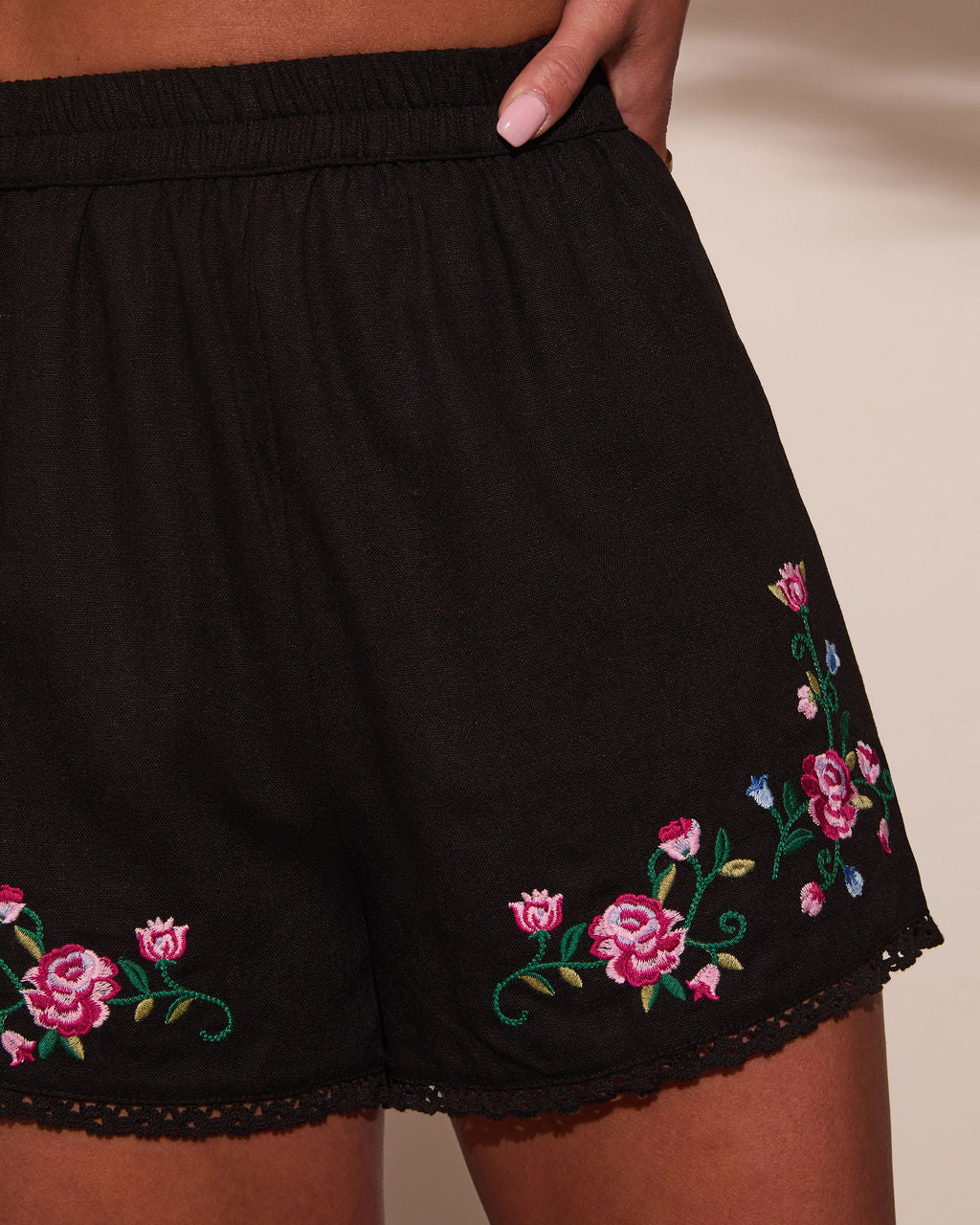 2542-weekend-whim-floral-high-rise-shorts-1.webp