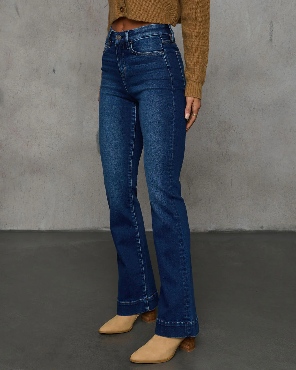 25476-coraline-super-stretch-mid-rise-flare-jeans-1.webp