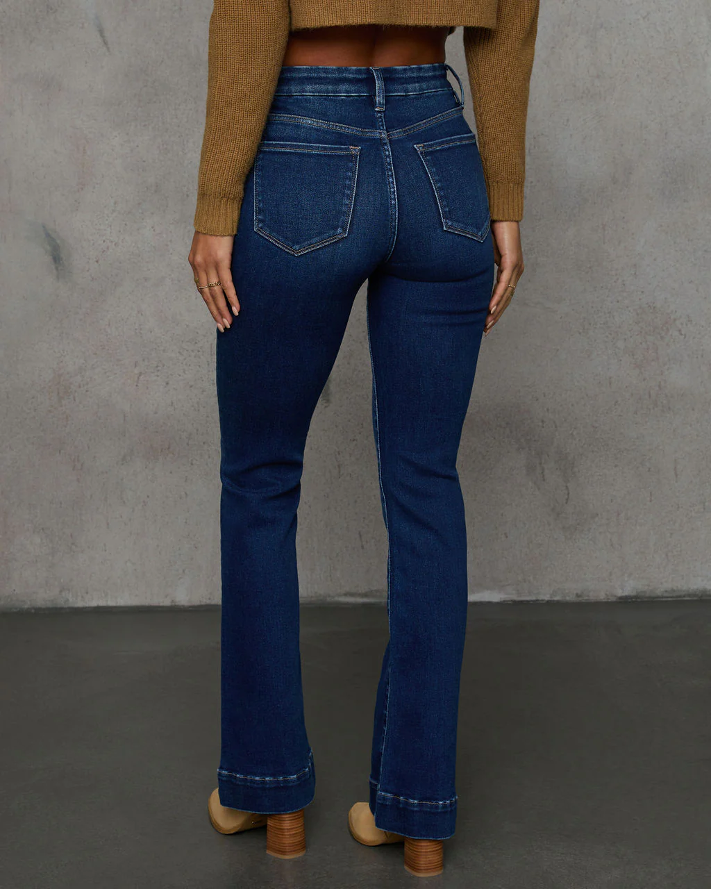 25476-coraline-super-stretch-mid-rise-flare-jeans-1.webp