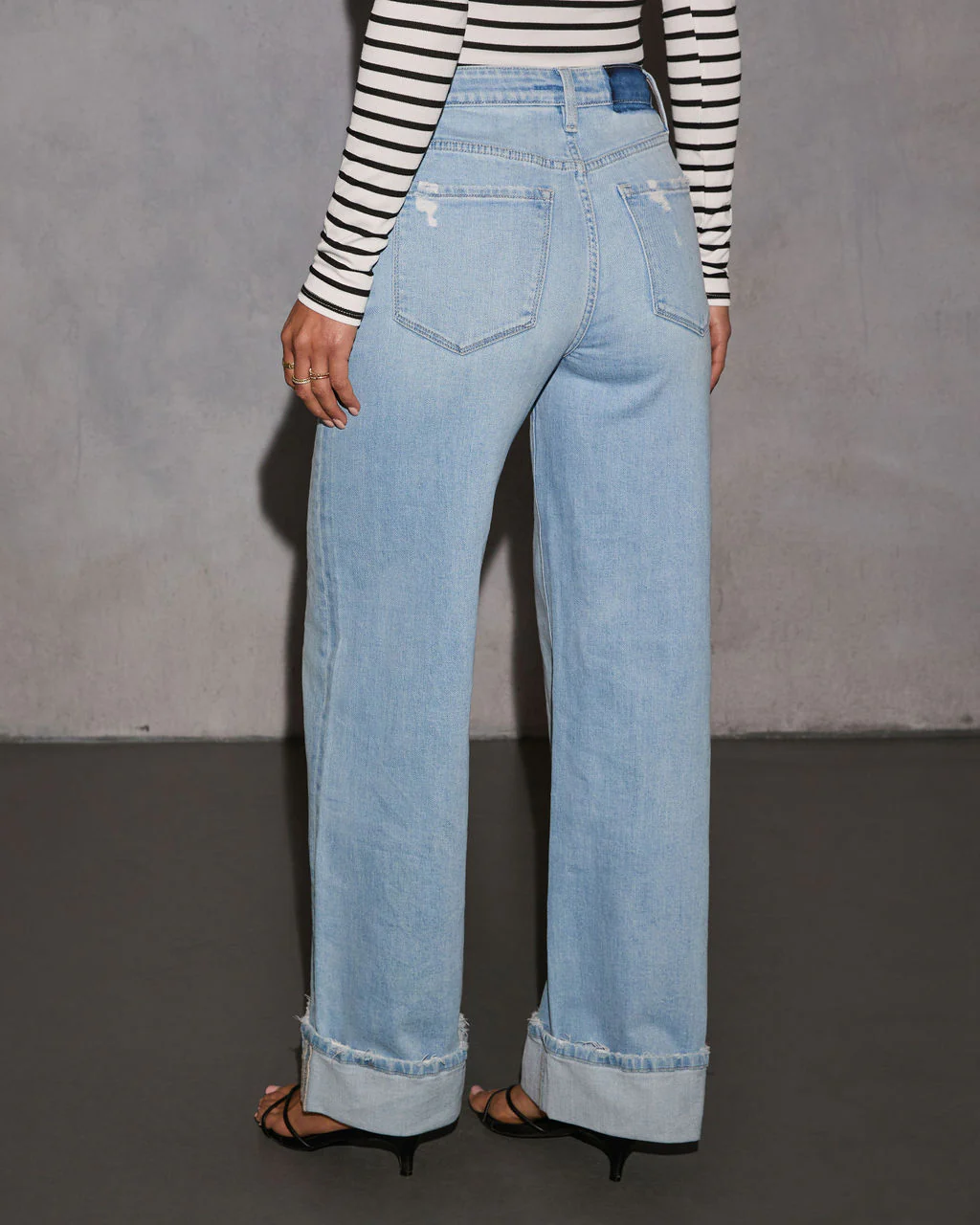 25564-laylia-stretch-distressed-wide-leg-jeans-1.webp
