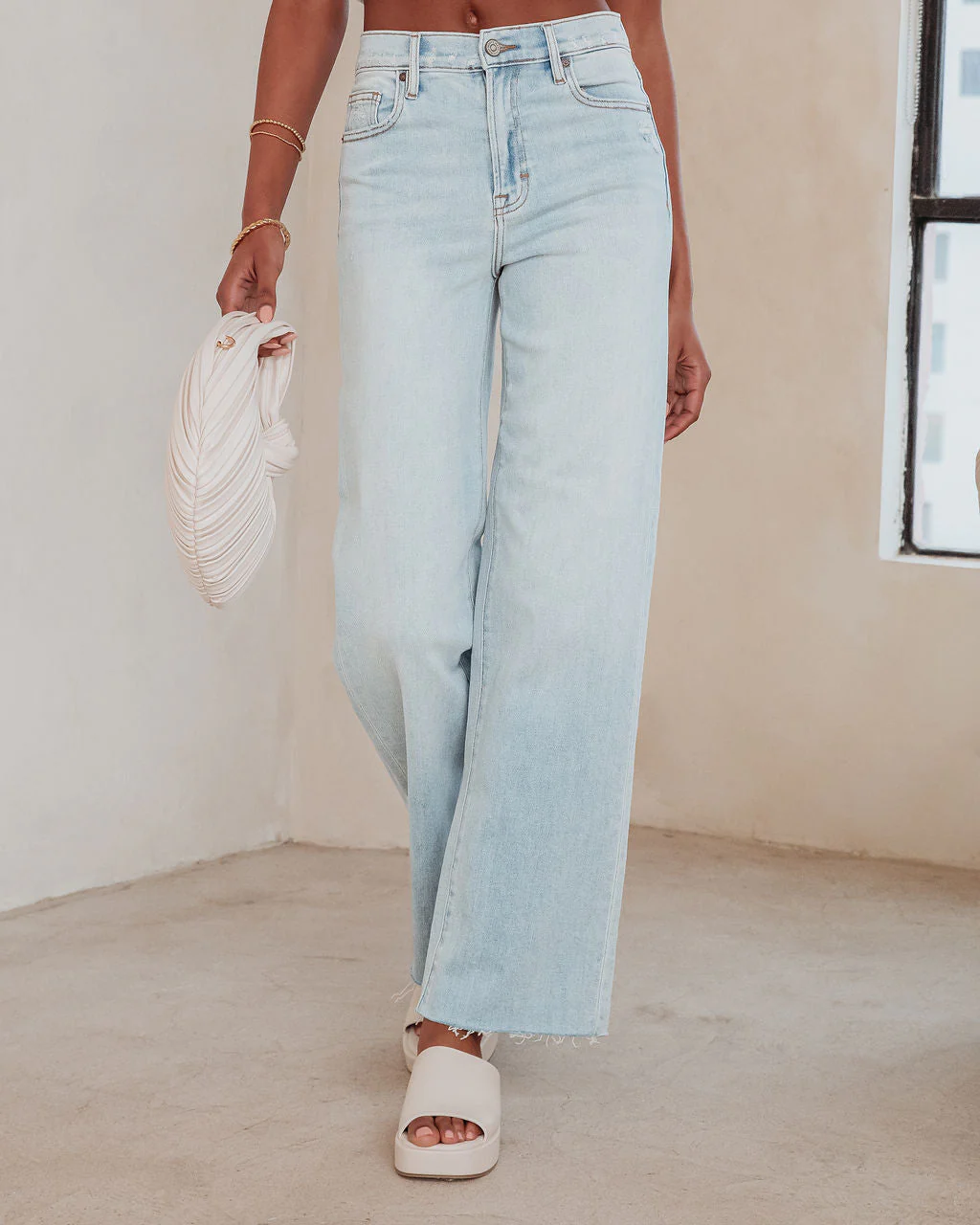 26566-logan-super-stretch-high-rise-relaxed-jeans-1.webp