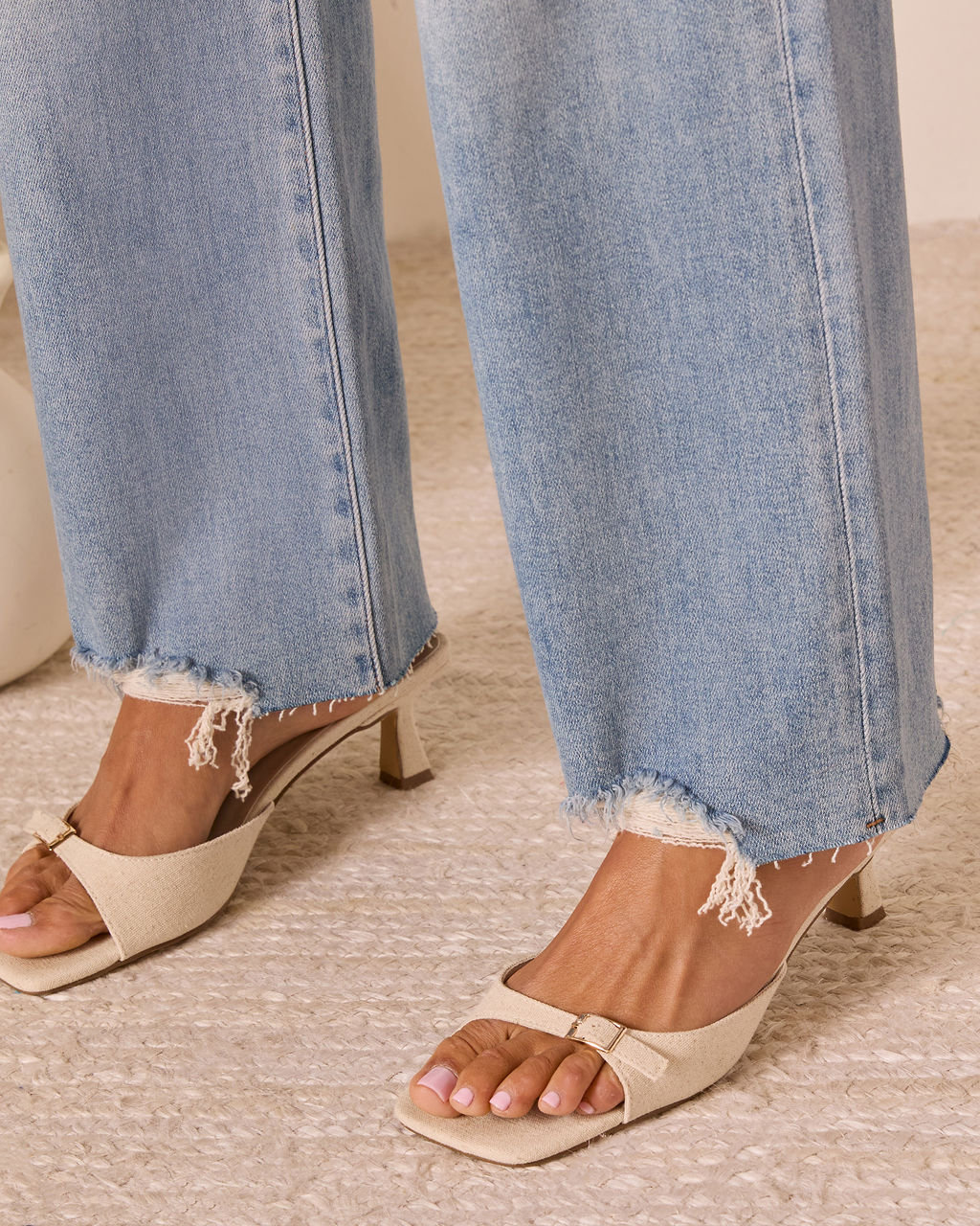 26836-lohan-super-stretch-high-rise-distressed-relaxed-denim-1.webp