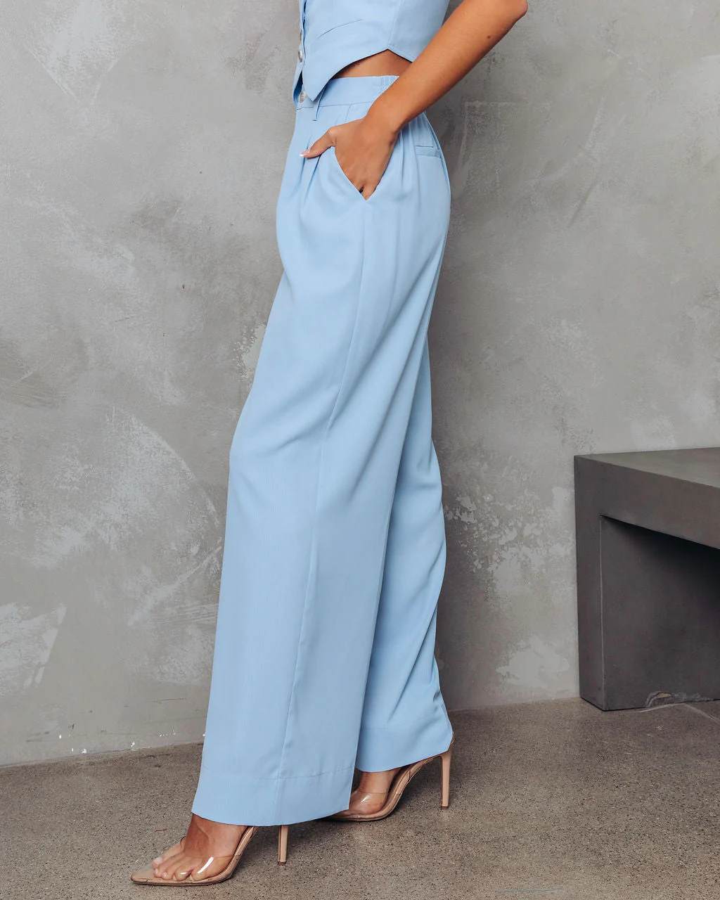 26986-leva-pocketed-wide-leg-pants-1.webp