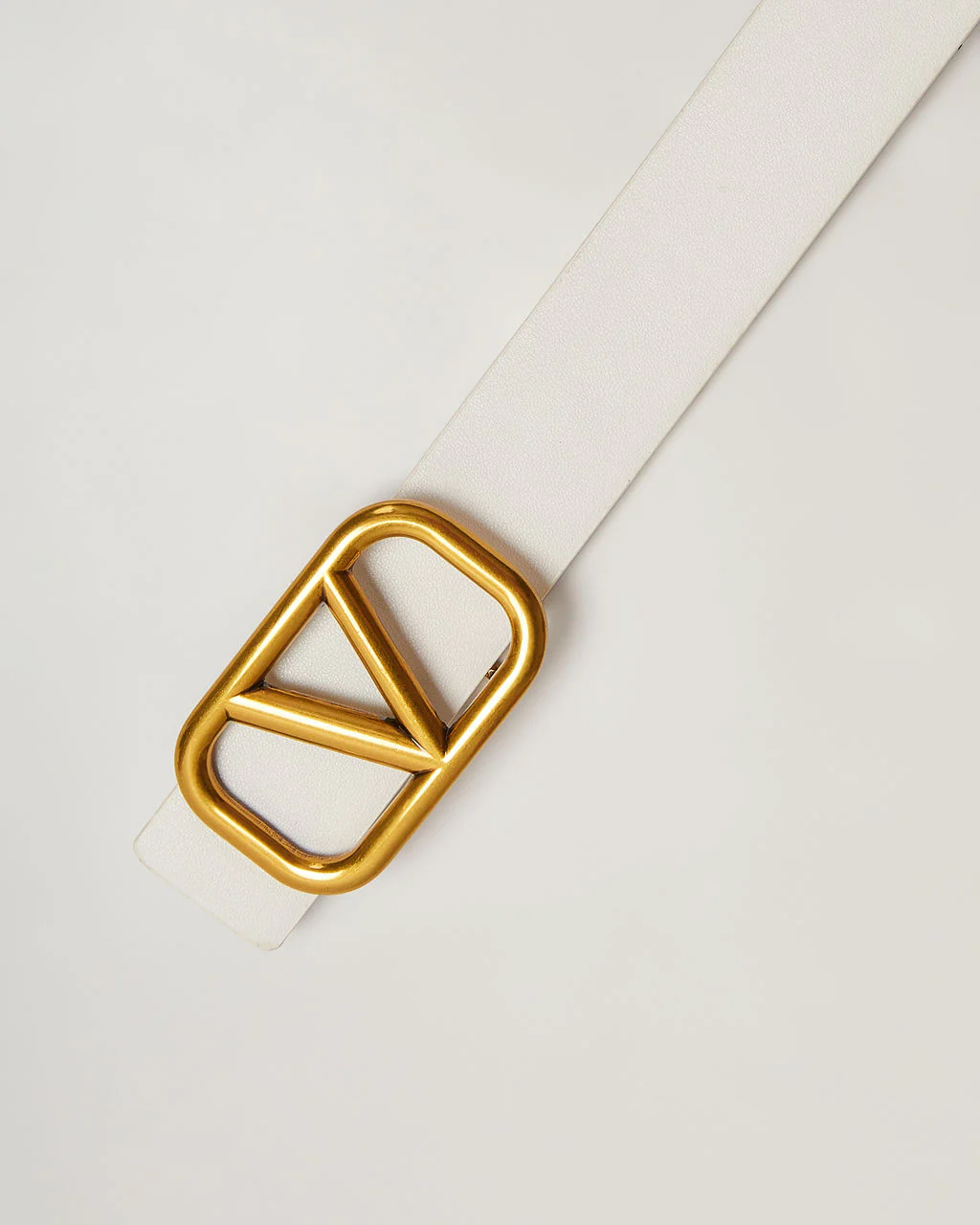 277-shes-iconic-vici-logo-belt-1.jpg
