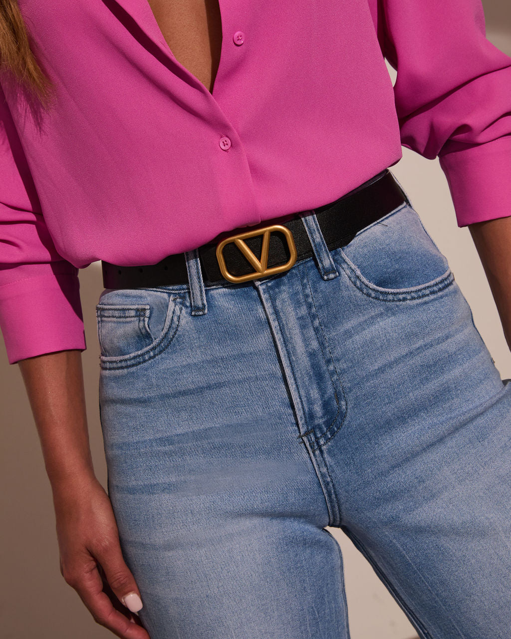 277-shes-iconic-vici-logo-belt-1.jpg