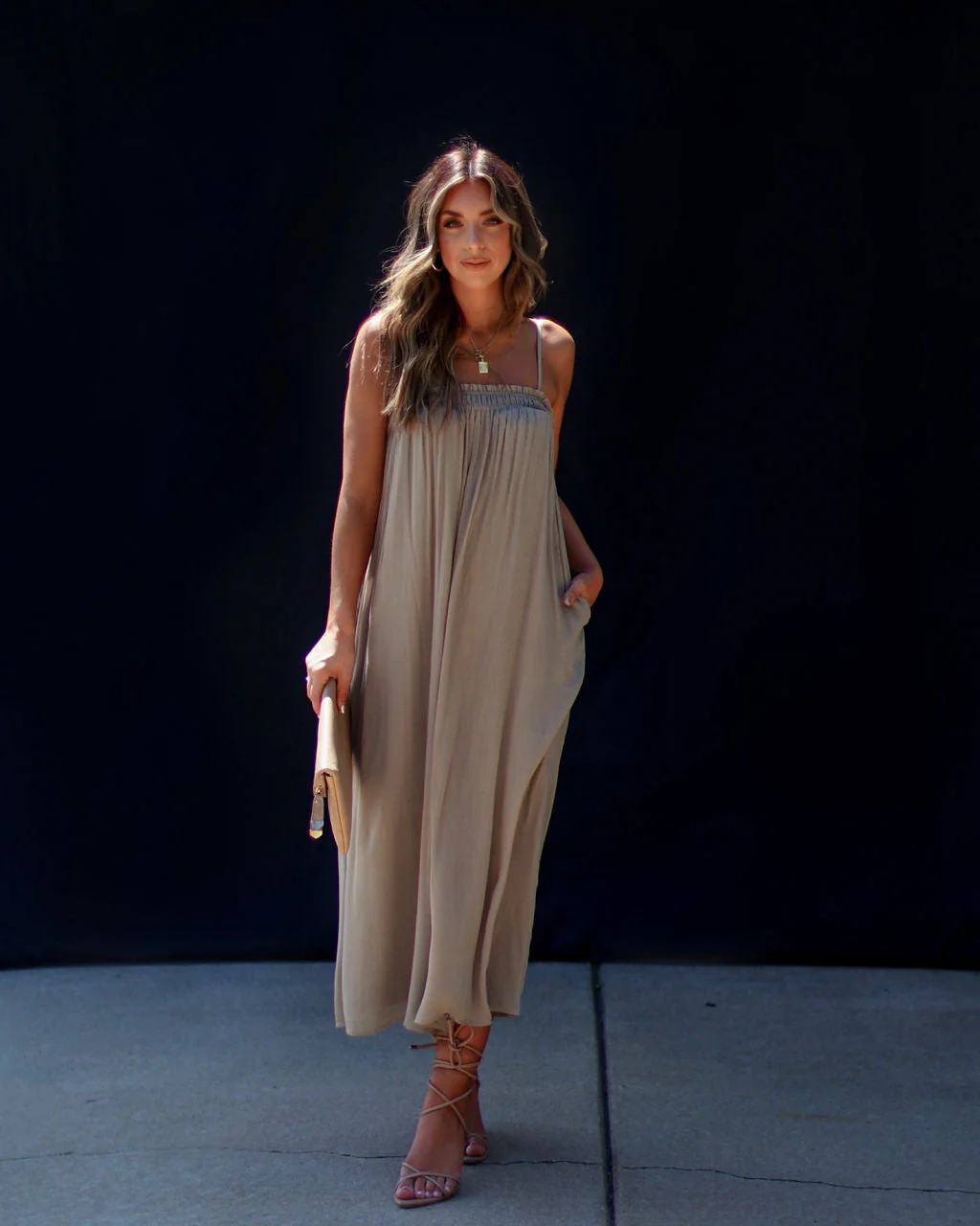 28184-gracia-everyday-sleeveless-pocketed-midi-dress-1.webp