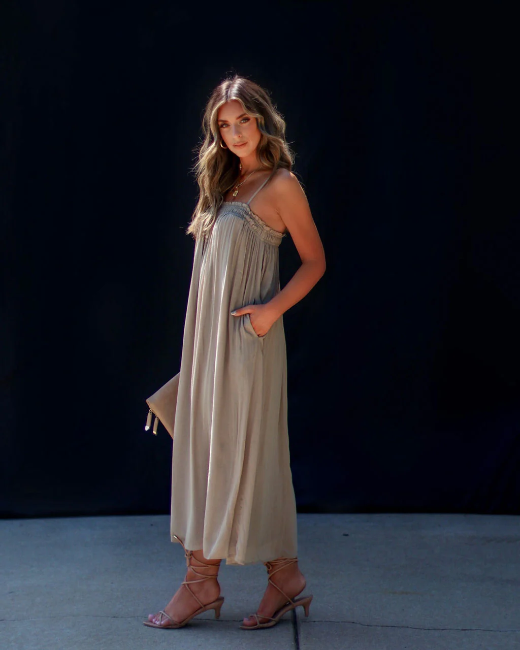28184-gracia-everyday-sleeveless-pocketed-midi-dress-1.webp