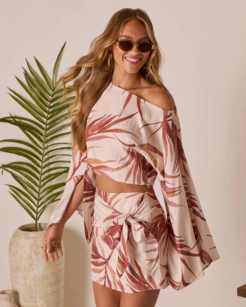 30218-ramiah-tropical-crop-top-1.webp