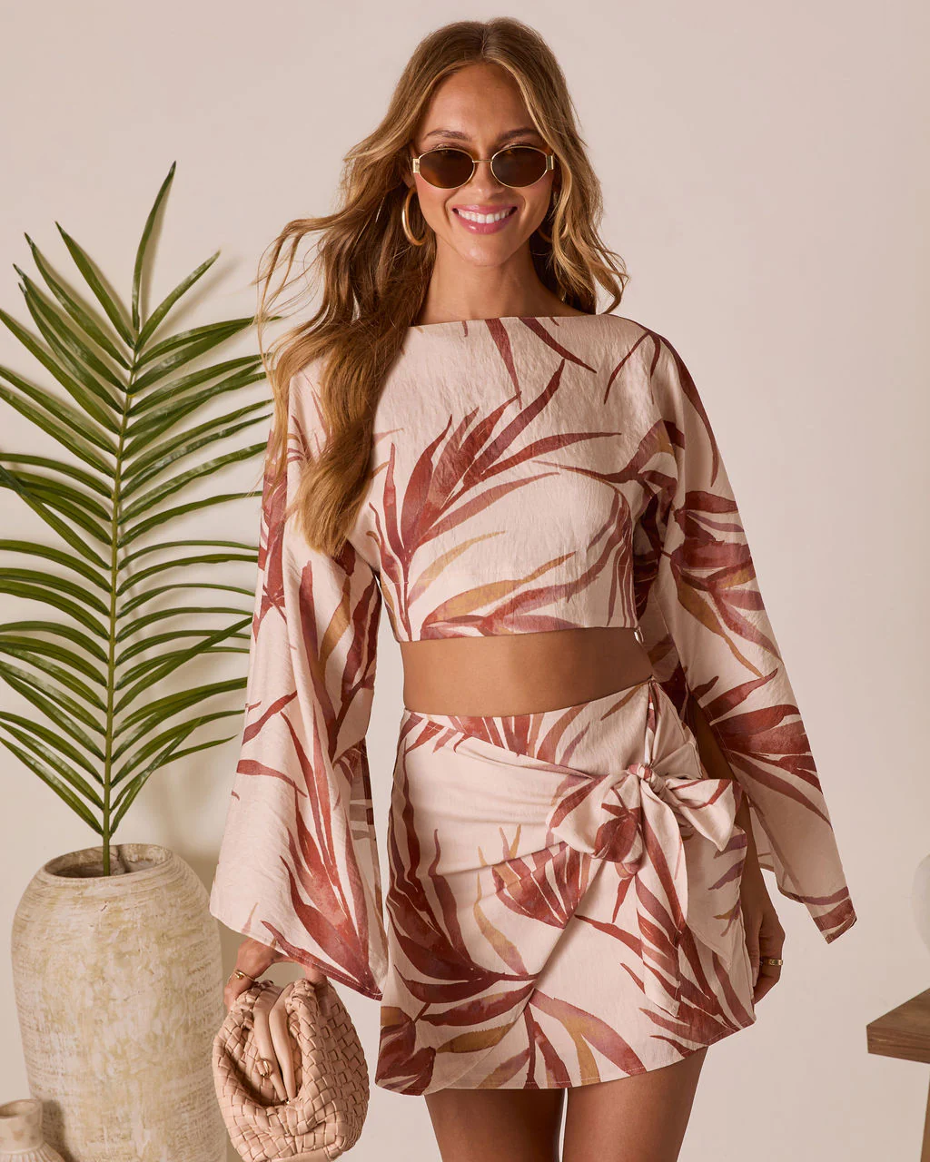 30218-ramiah-tropical-crop-top-1.webp
