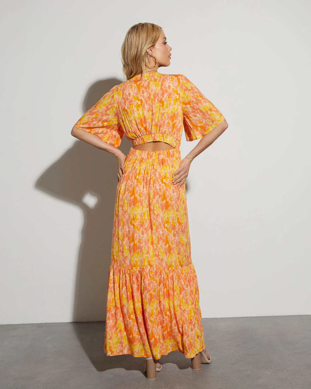 31522-ginger-tropical-maxi-dress-1.webp
