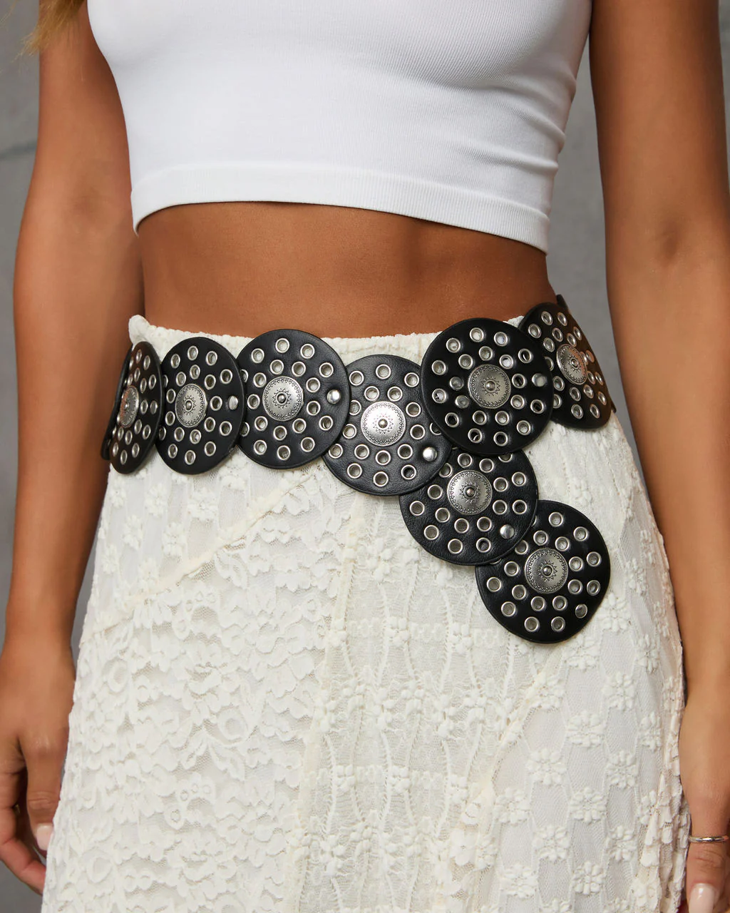 37241-videna-etched-grommet-hole-leather-belt-1.webp