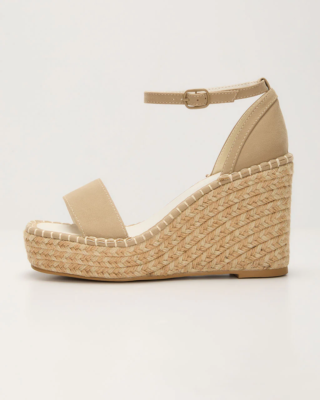 37826-vivvy-raffia-wedge-sandal-1.webp