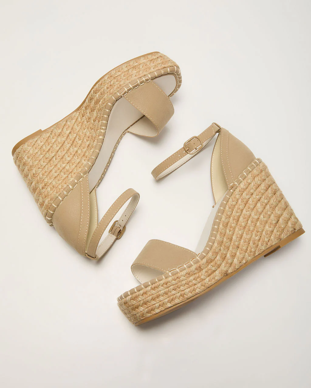 37826-vivvy-raffia-wedge-sandal-1.webp