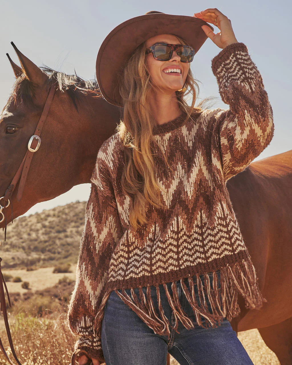 39807-chelie-fringe-abstract-sweater-1.webp