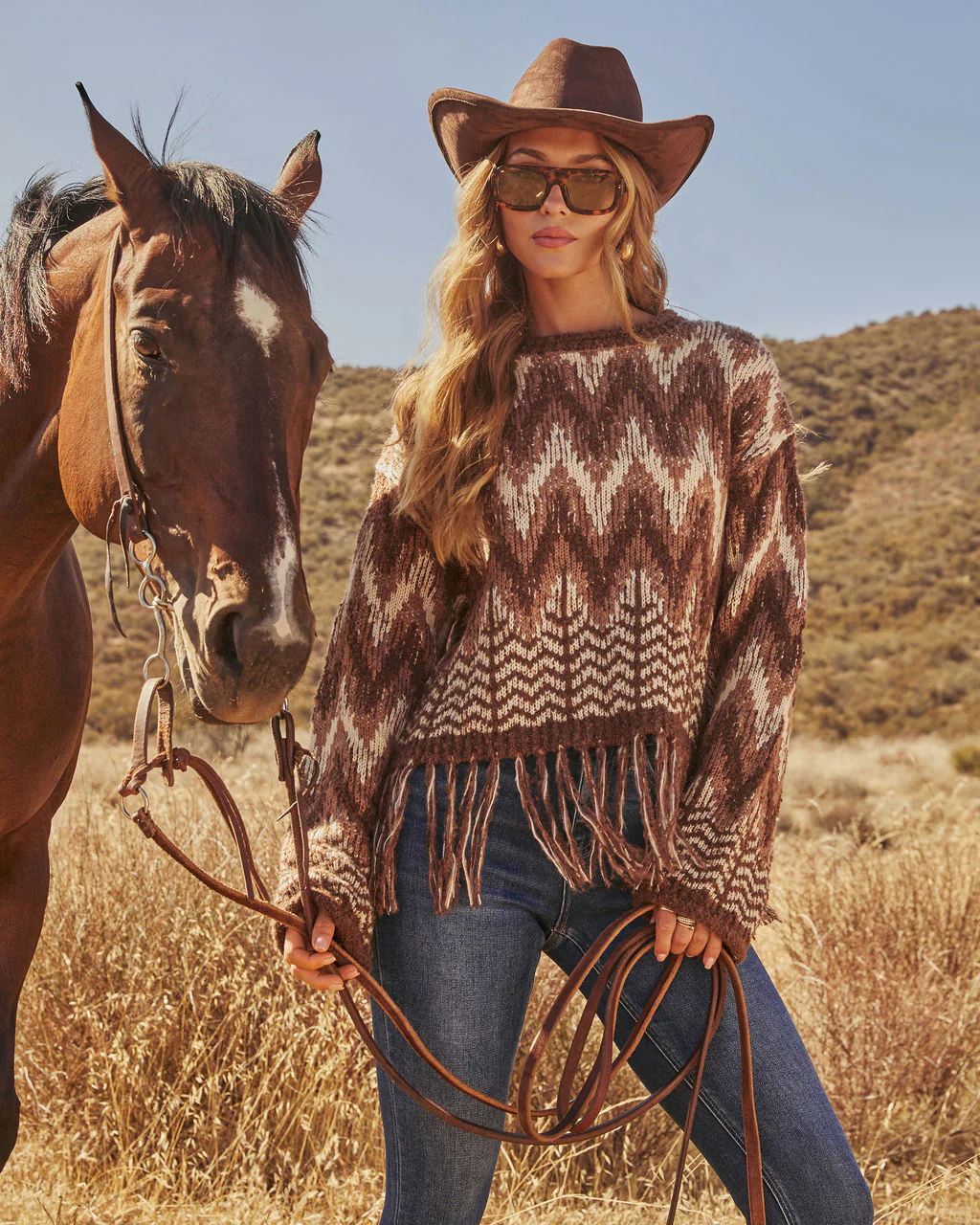 39807-chelie-fringe-abstract-sweater-1.webp