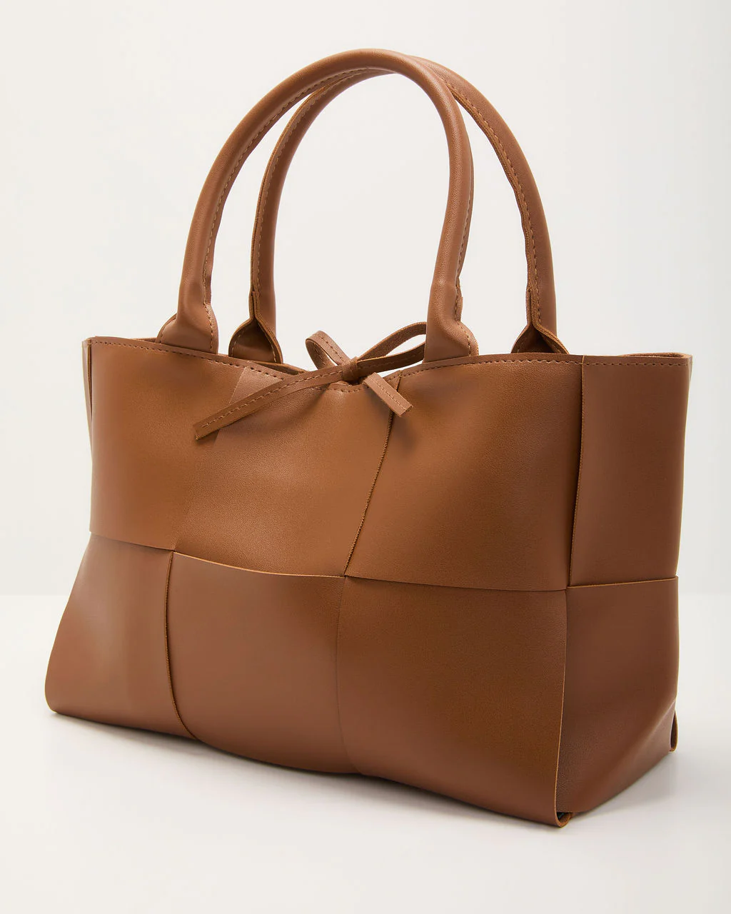 40-maphie-woven-tote-bag-1.webp