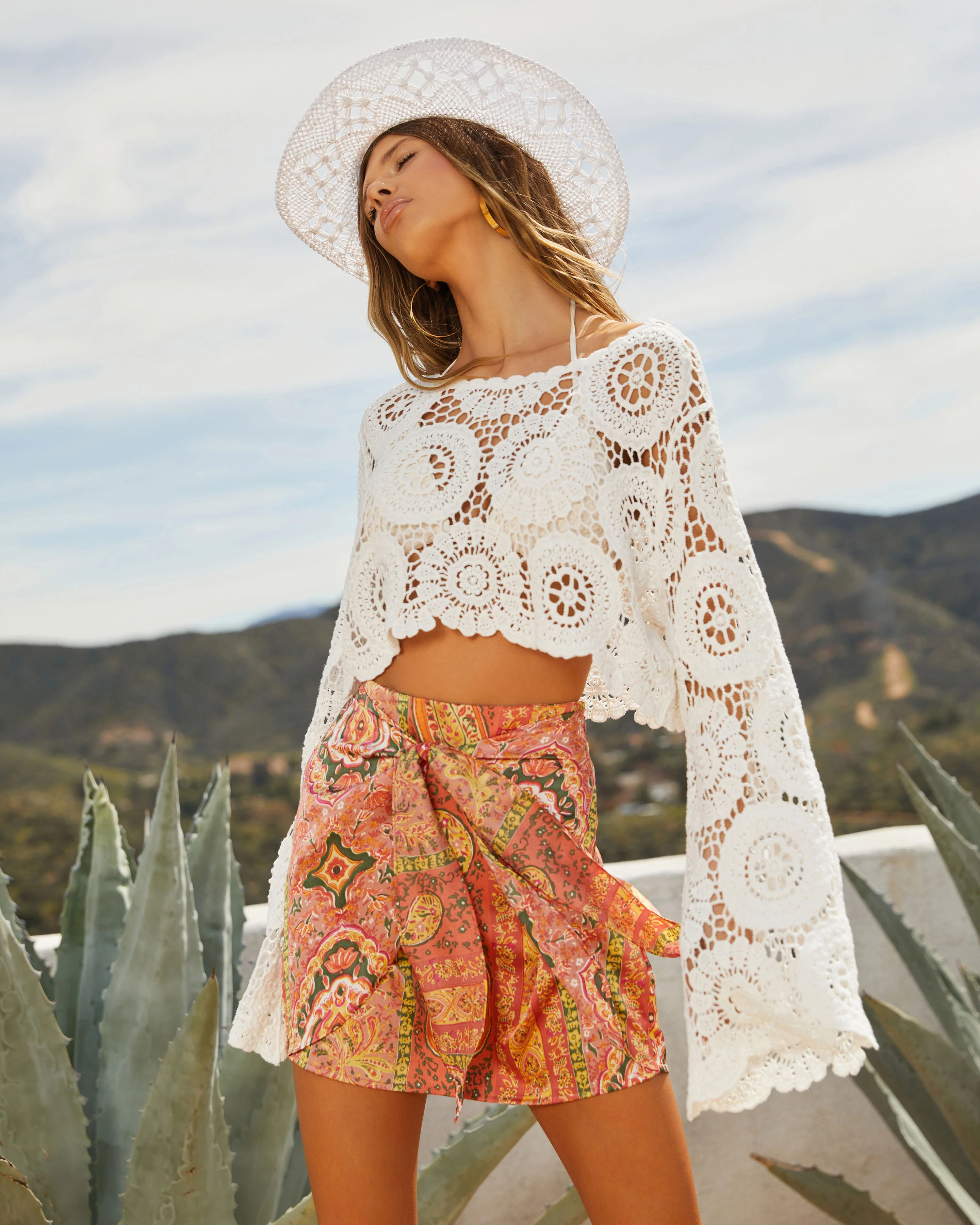 40688-boho-breeze-long-sleeve-crochet-top-1.webp