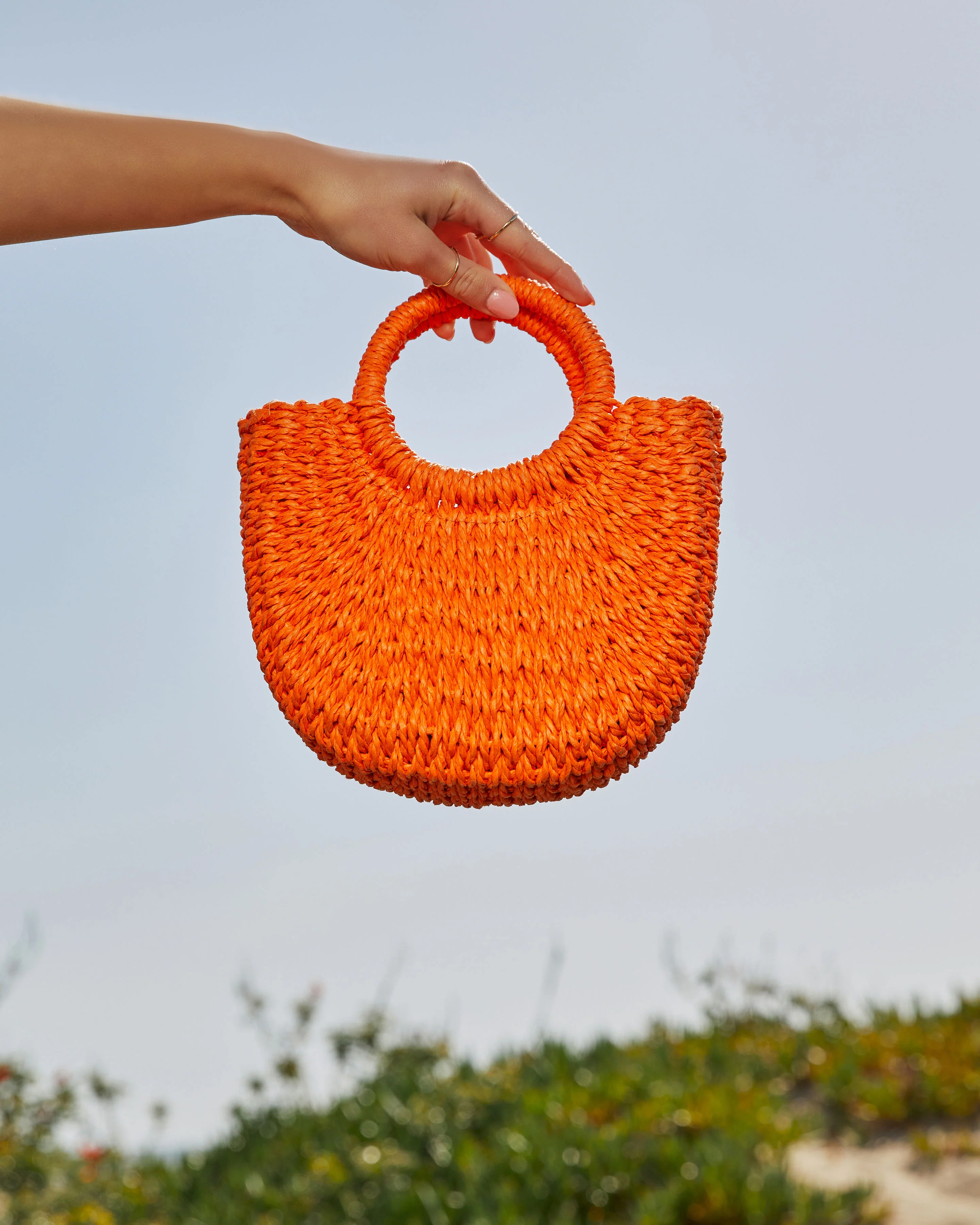 41915-valencia-small-rounded-straw-tote-1.webp