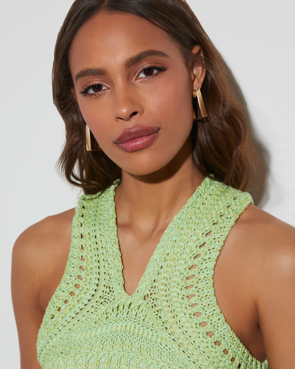 41980-sleek-square-hoop-earrings-1.webp