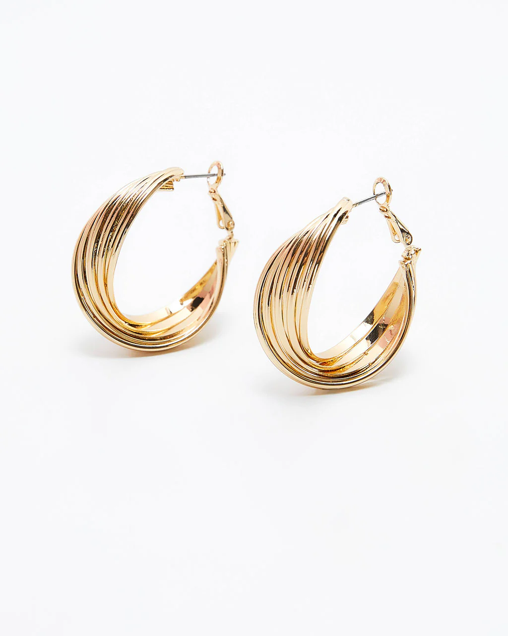 41986-goldie-twisted-hoop-earrings-1.webp