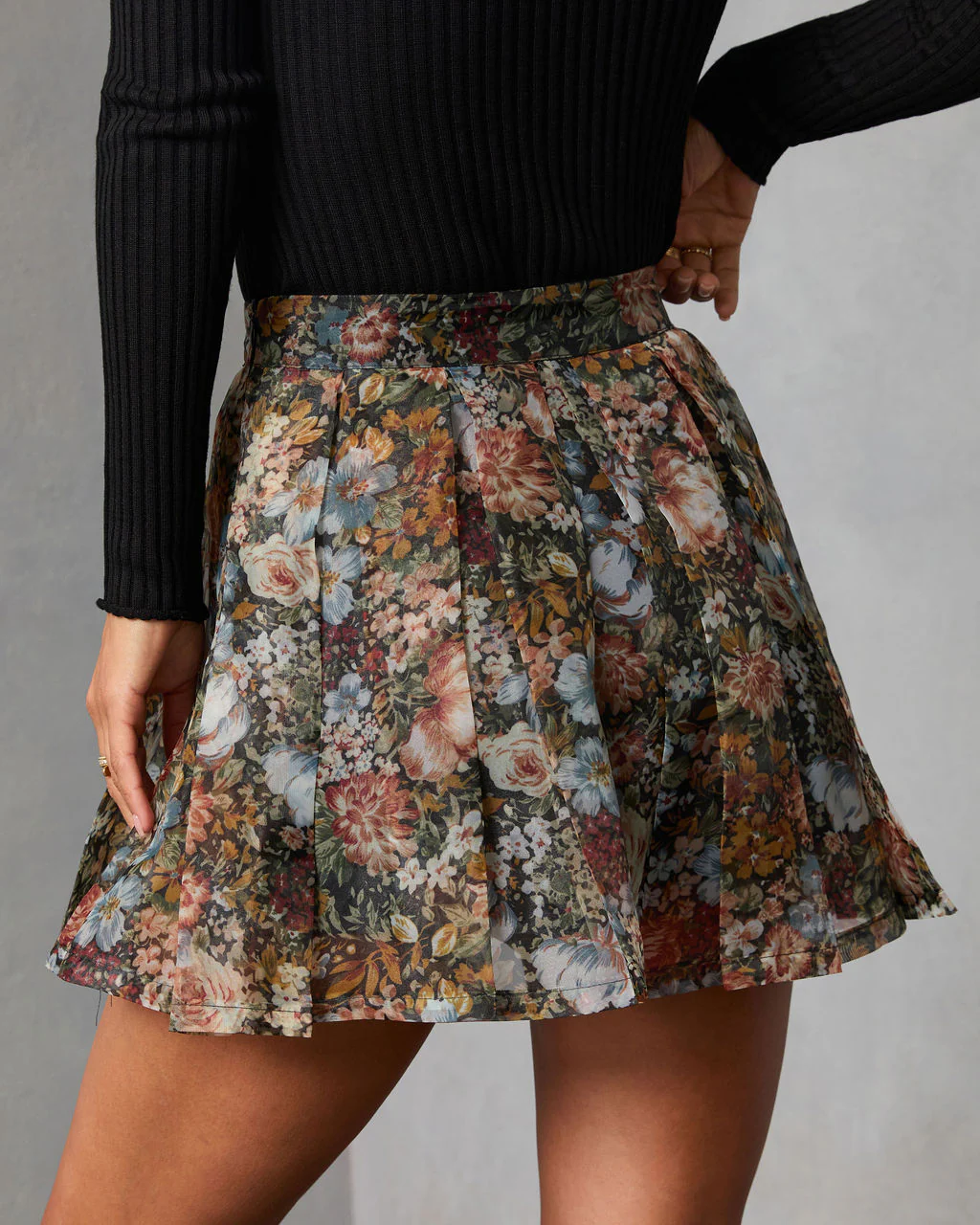 42354-meadow-moon-printed-organza-mini-skort-1.webp