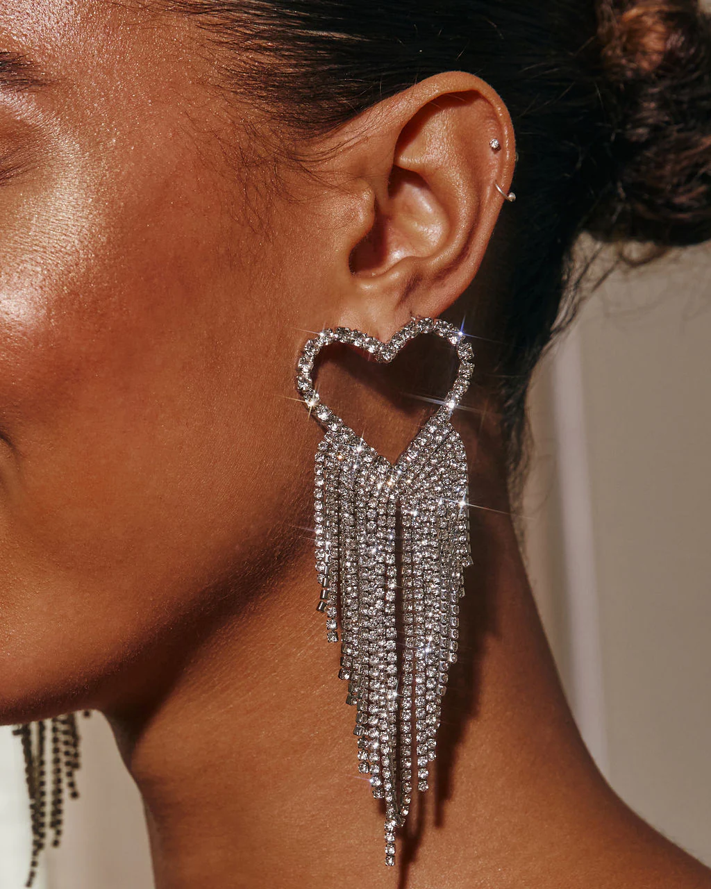 42686-soft-chimes-heart-fringe-earrings-1.webp