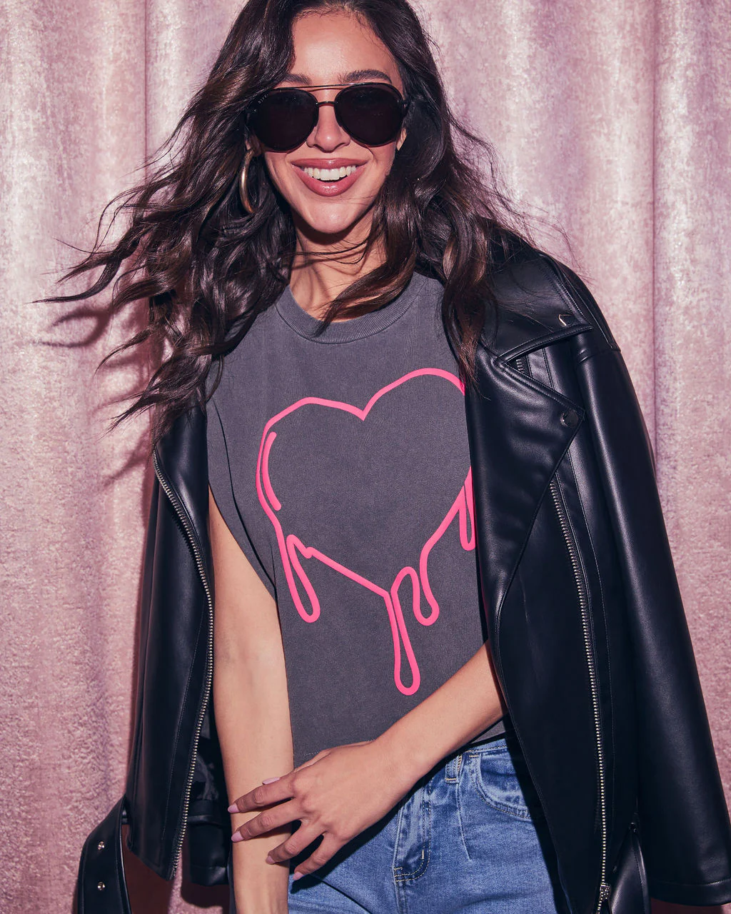 43214-plenty-of-love-muscle-tee-heart-graphic-1.webp
