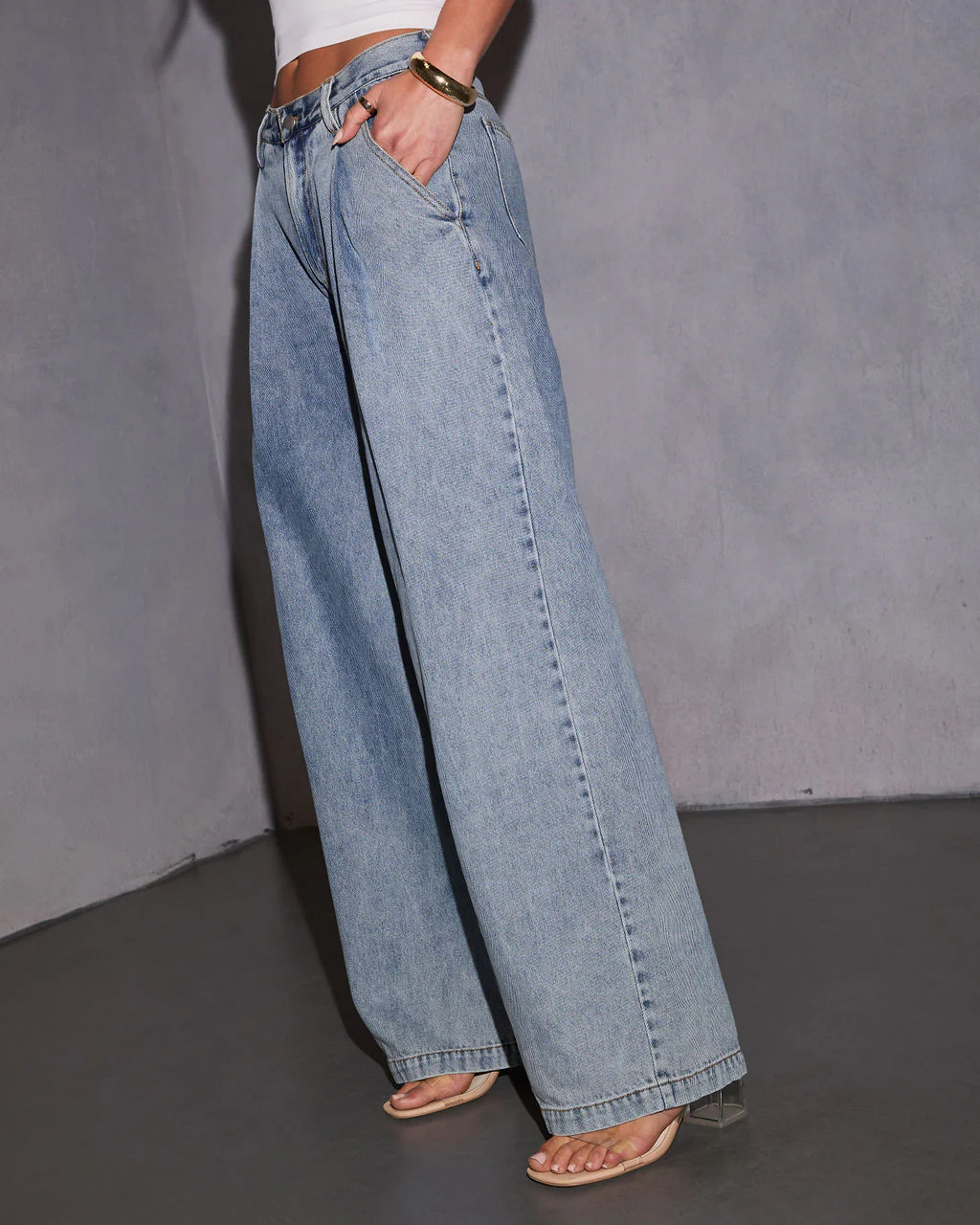5907-lexington-pleated-wide-leg-jeans-1.webp