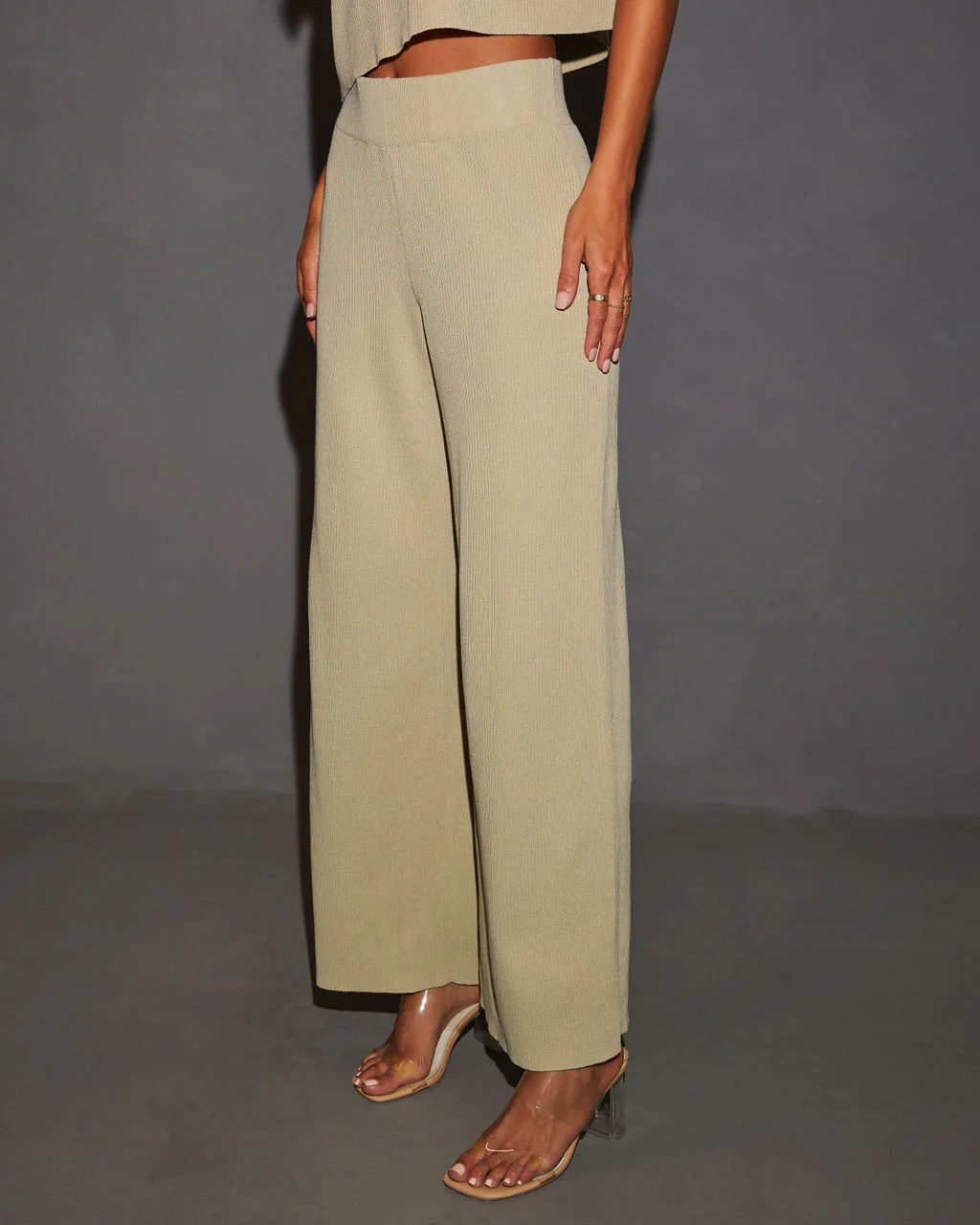 8383-ainslee-wide-leg-pants-1.webp